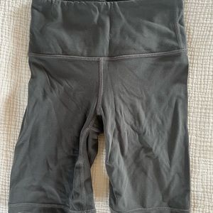 Athleta soft bike short in olive